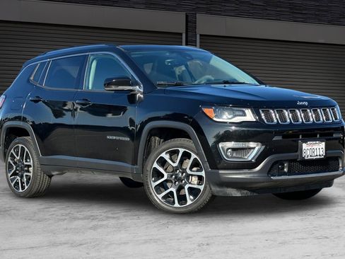 Used 2018 Jeep Compass Limited w/ Navigation Group image 2
