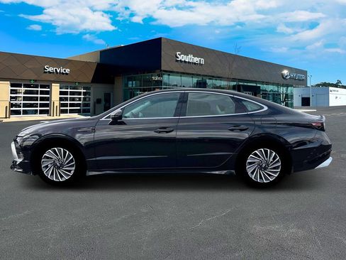 New 2025 Hyundai Sonata Limited image 3