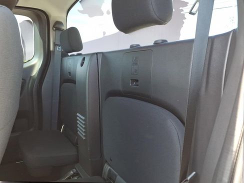 Used 2024 Nissan Frontier SV w/ Technology Package image 11