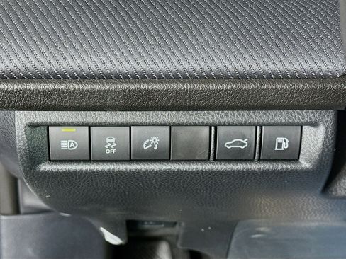 Used 2025 Toyota Camry SE image 17