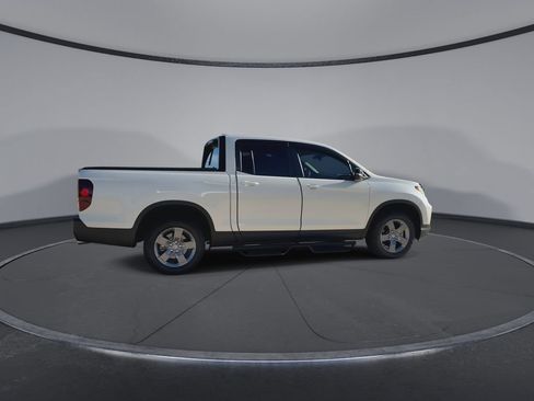 Used 2025 Honda Ridgeline TrailSport image 9