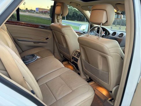 Used 2011 Mercedes-Benz ML 63 AMG 4MATIC image 24