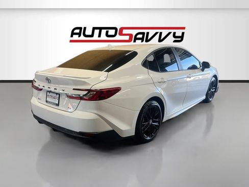 Used 2026 Toyota Camry SE FWD image 7
