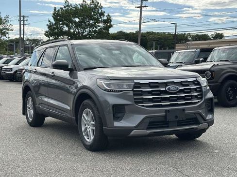 New 2026 Ford Explorer Active AWD/4WD image 2
