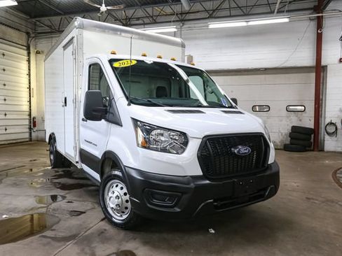 Used 2023 Ford Transit 350 DRW RWD image 3