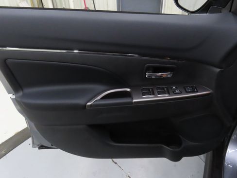 New 2025 Mitsubishi Outlander Sport SE image 9