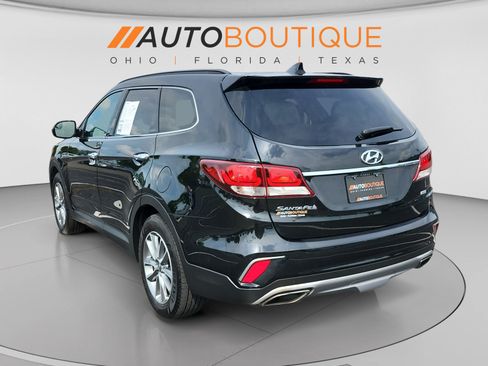 Used 2017 Hyundai Santa Fe SE AWD/4WD image 3