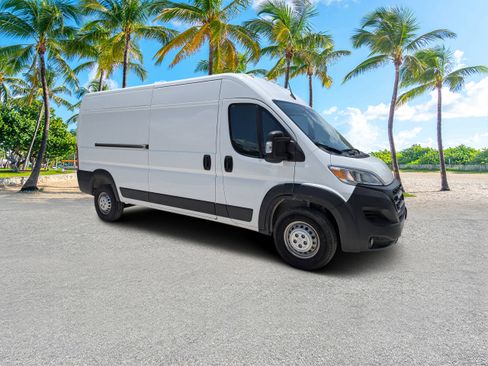 Used 2026 RAM ProMaster 2500 w/ Convenience Group FWD image 2