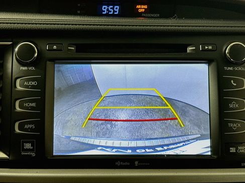 Used 2014 Toyota Highlander Limited Platinum FWD image 15