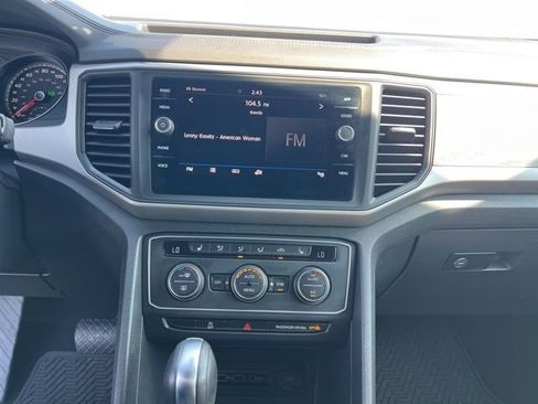 Used 2020 Volkswagen Atlas Cross Sport SE image 16
