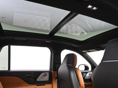 New 2026 Lincoln Aviator Black Label AWD/4WD image 17