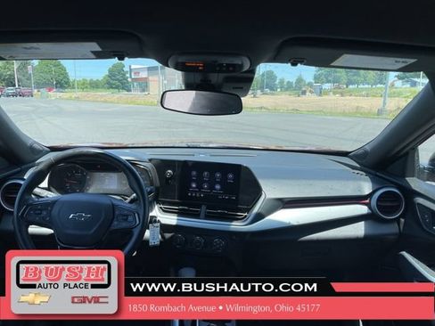 Used 2024 Chevrolet Trax RS FWD image 22