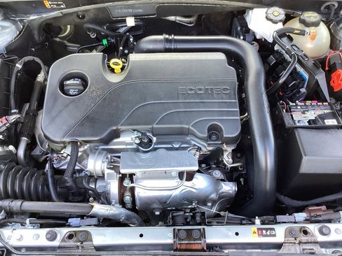 Used 2024 Chevrolet Malibu LT image 32