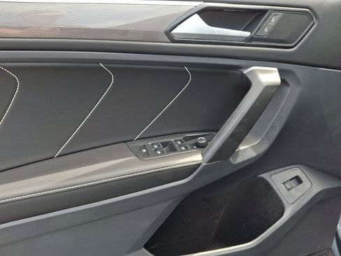Certified 2023 Volkswagen Tiguan SE R-Line FWD image 12