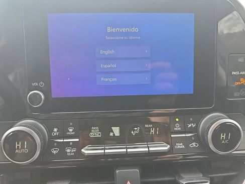 Used 2024 Toyota Highlander LE image 33