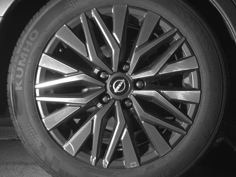 Used 2025 Nissan Altima 2.5 SV FWD image 15