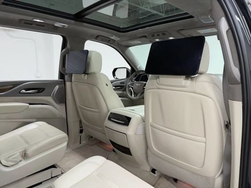Used 2022 Cadillac Escalade ESV Premium Luxury Platinum AWD/4WD image 16