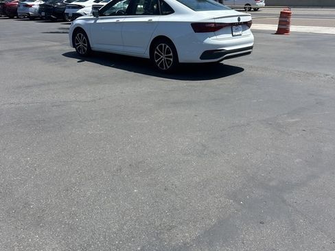 Used 2025 Volkswagen Jetta Sport FWD image 7