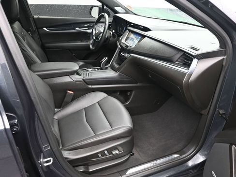 Used 2023 Cadillac XT5 Premium Luxury image 9