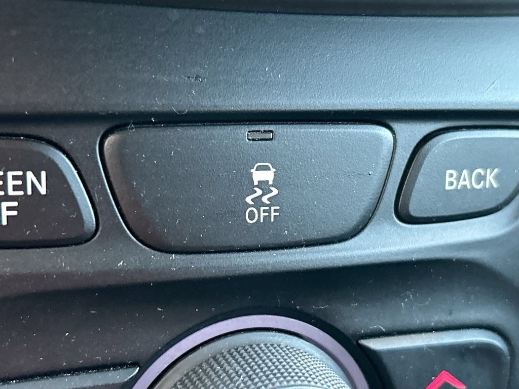 Used 2017 Jeep Cherokee Latitude FWD image 29