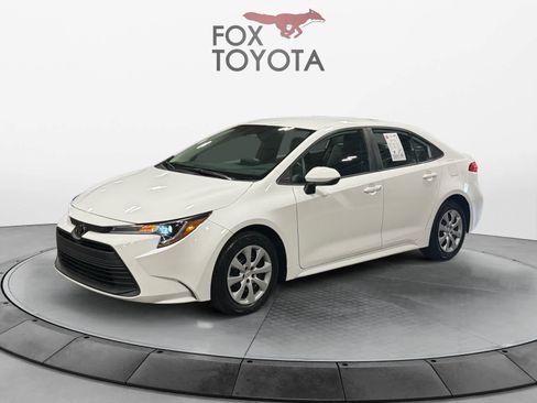 Used 2023 Toyota Corolla LE FWD image 1