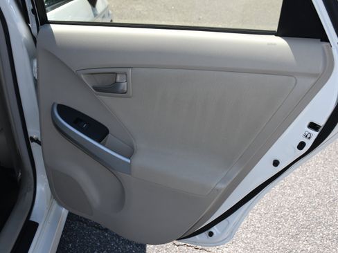 Used 2015 Toyota Prius Three w/ Solar Roof Package image 19