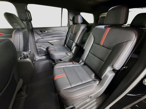 New 2026 Chevrolet Traverse RS w/ LPO, Floor Liner Package image 23