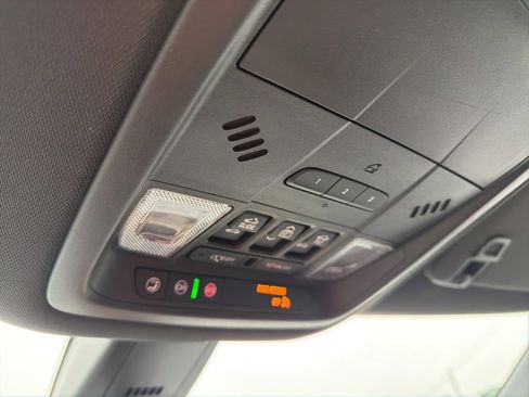 Used 2024 Buick Enclave Avenir w/ Avenir Technology Package image 21