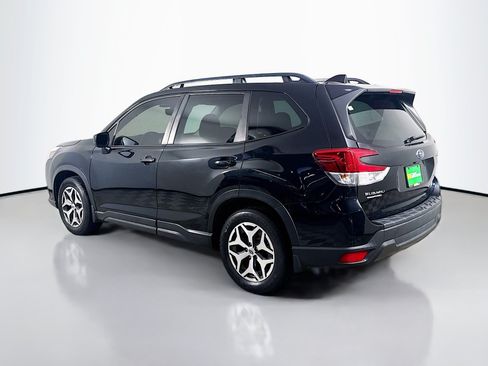 Used 2022 Subaru Forester Premium AWD/4WD image 7