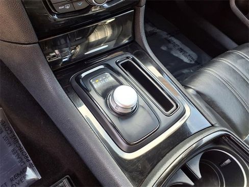 Used 2022 Chrysler 300 S image 17
