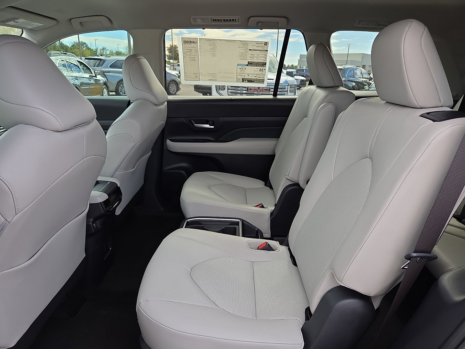 New 2026 Toyota Grand Highlander XLE FWD image 8