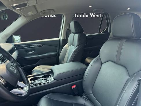 Used 2025 Honda Pilot EX-L image 9