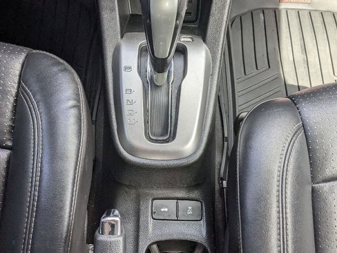 Used 2020 Chevrolet Sonic Premier FWD image 25