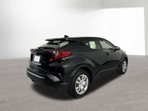 Used 2019 Toyota C-HR LE image 35