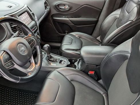 Certified 2019 Jeep Cherokee Latitude Plus w/ Cold Weather Group image 12