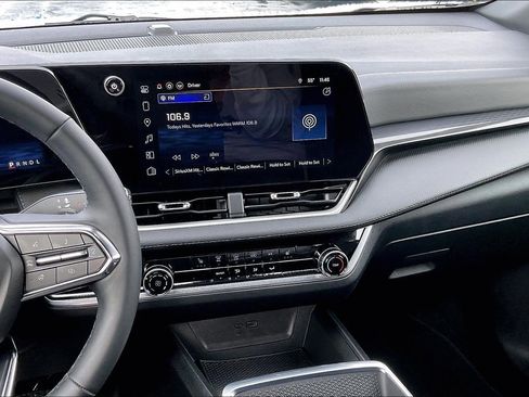 Used 2025 Chevrolet Equinox LT image 6