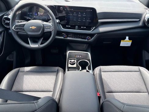 New 2026 Chevrolet Equinox LT w/ Convenience Package II AWD/4WD image 6