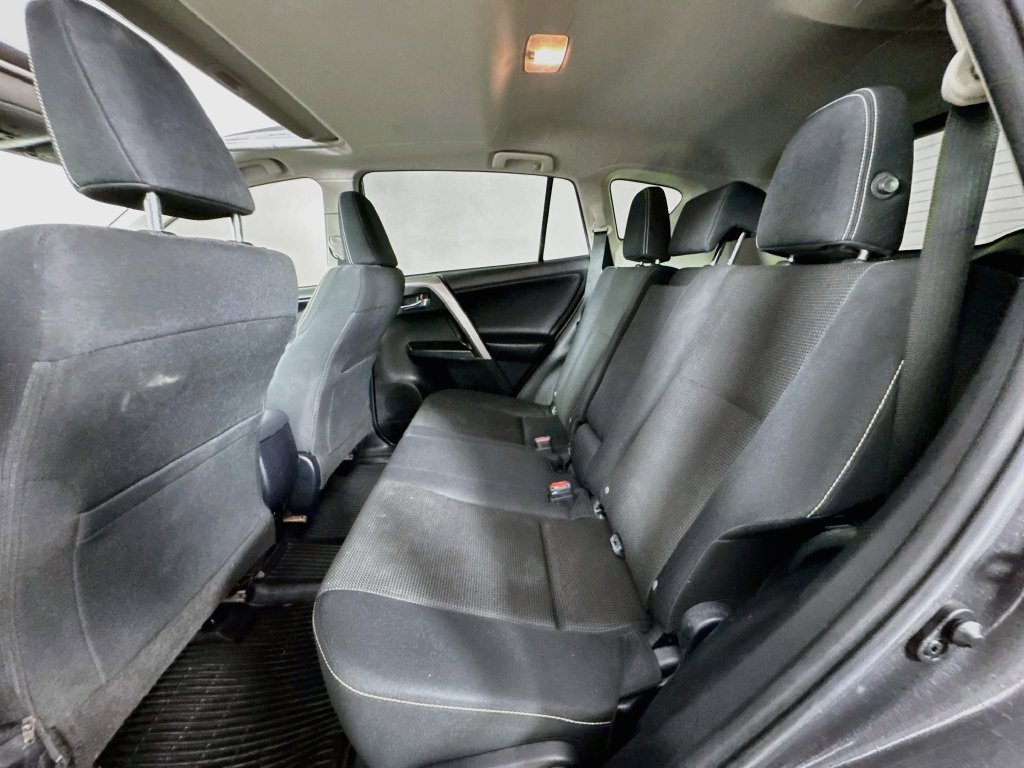 Used 2017 Toyota RAV4 XLE w/ Plus Special Value Package AWD/4WD image 28