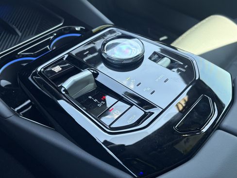 Used 2026 BMW 530i xDrive image 25