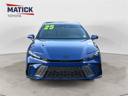 Used 2025 Toyota Camry SE image 2