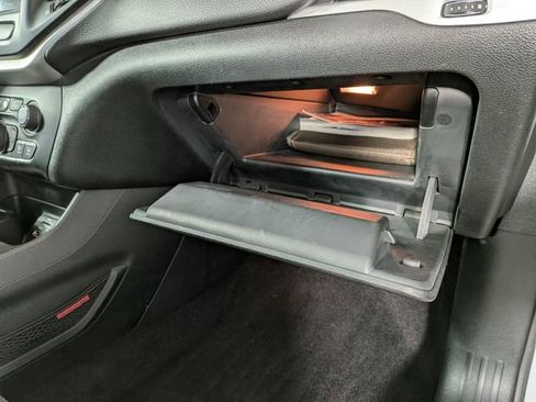 Used 2017 Jeep Cherokee Trailhawk w/ Cold Weather Group image 31