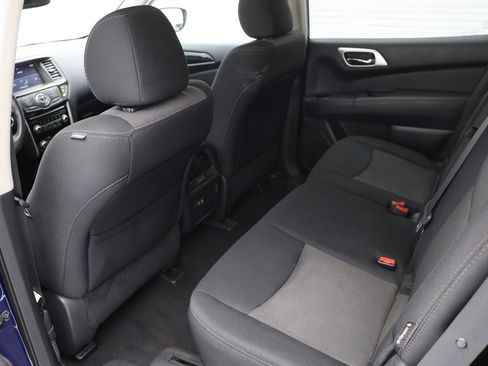 Used 2020 Nissan Pathfinder SV image 11