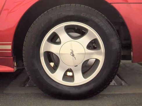 Used 2000 Ford Mustang Convertible RWD image 12