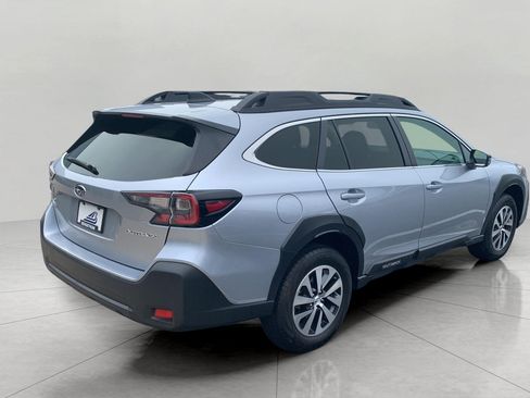 Used 2024 Subaru Outback Premium AWD/4WD image 7