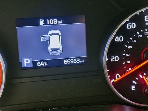 Used 2022 Kia Sportage Nightfall Edition FWD image 12