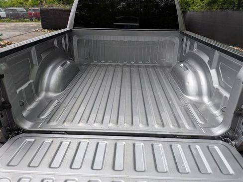 Used 2024 RAM 1500 Laramie AWD/4WD image 23