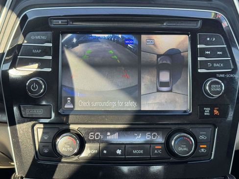 Used 2017 Nissan Maxima Platinum w/ Interior Lighting Package FWD image 31
