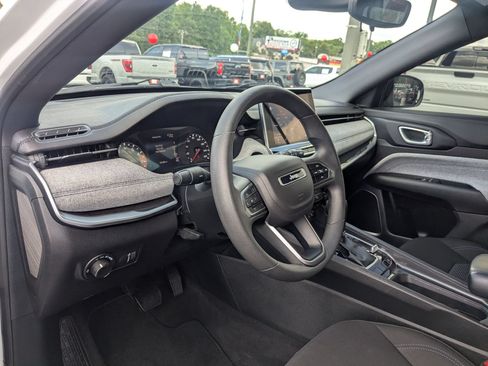 Used 2023 Jeep Compass Sport AWD/4WD image 13