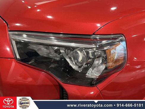Used 2020 Toyota 4Runner SR5 Premium image 8
