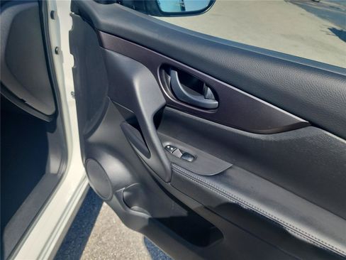 Used 2018 Nissan Rogue Sport S FWD image 22